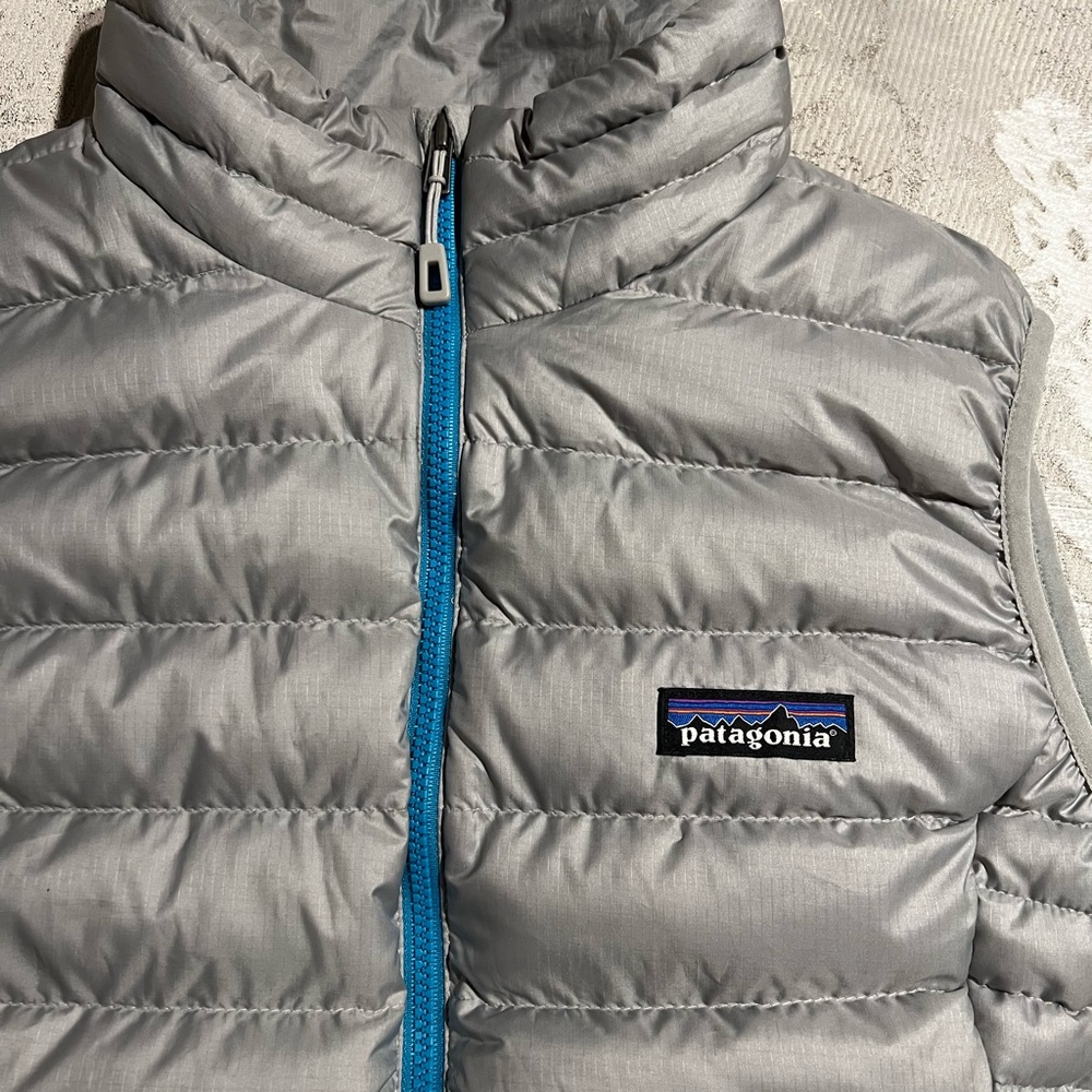 Patagonia Vest Nano Puff Women’s NWOT Silver/Gray